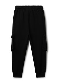 Pantalones joggers cargo negros con cinturilla elástica, piernas ajustadas, puños acanalados y bolsillos con solapa en ambos muslos.