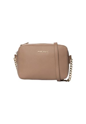 Petit sac bandoulière rectangulaire en cuir marron clair avec une chaîne dorée et le nom de la marque Marc Ellis embossé sur le devant.