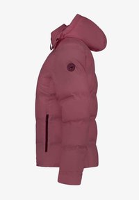 Pufferjack in een gedempt roze kleur, met een ritszak en een logopatch. Het ontwerp heeft een capuchon en een gewatteerde textuur.