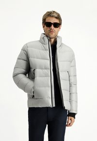 Niewybrane, medium grey