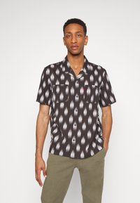Levi's® CLASSIC CAMPER - Camisa - ocana ikat pirate black
