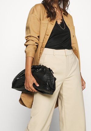 Top - black