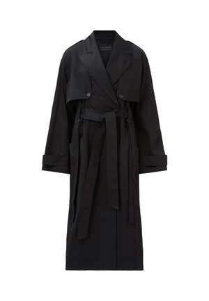 Manteau noir long avec de larges revers, boutons double-breasted, rabat à l'avant, sangles aux poignets et ceinture nouée à la taille.