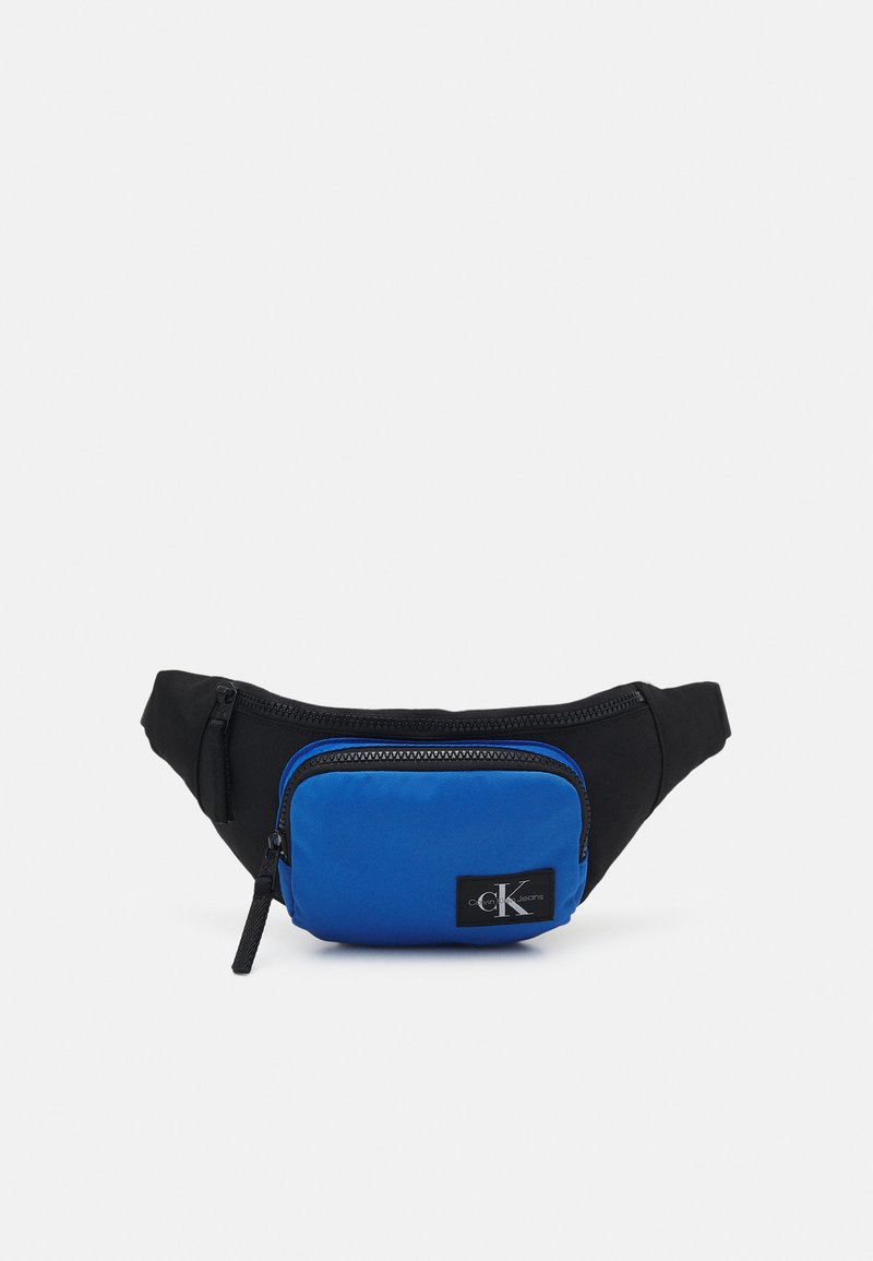 Kinder Rucksäcke | Calvin Klein Jeans COLOUR BLOCK WAISTBAG UNISEX Gürteltasche blooming blue/blau - EI69529 Kinder Rucksäcke | Calvin Klein Jeans COLOUR BLOCK WAISTBAG UNISEX Gürteltasche blooming blue/blau - EI69529