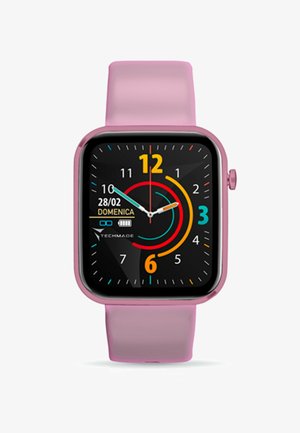Montre connectée rose avec un écran carré noir, des marqueurs d'heure colorés et des éléments décoratifs. Elle est dotée d'un bracelet en silicone et d'un bouton latéral.