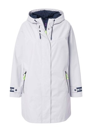 Waterdichte witte parka met een capuchon, voorzien van groene ritsaccenten, marineblauwe voering en contrasterende marineblauwe strepen op de mouwen.