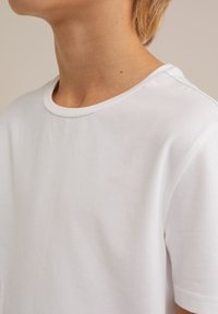 WE Fashion 2PACK - Paprasti marškinėliai - white