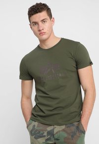 Alpha Industries Print T-shirt - dark green