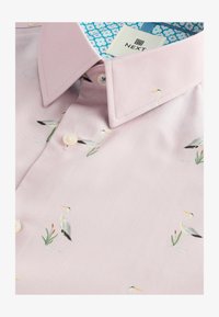 Non sélectionné, light pink bird conversational