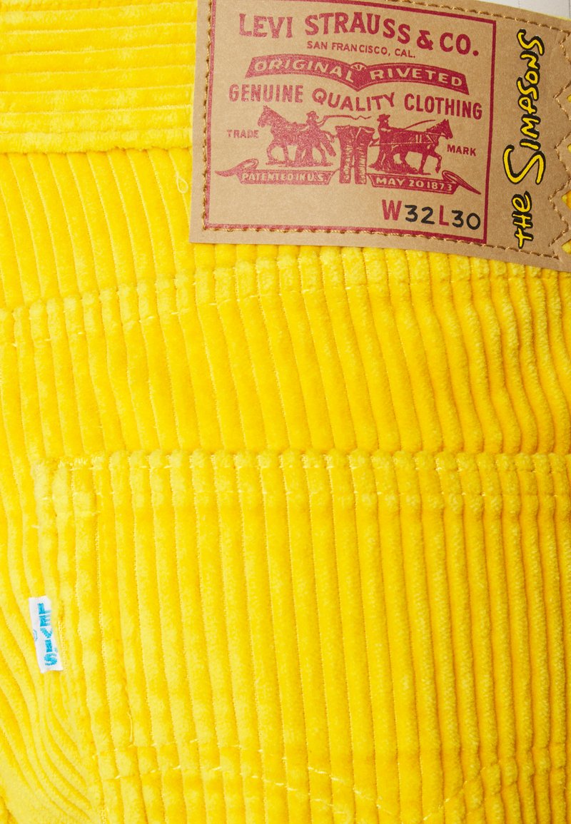 Herren Chinos | Levi's® LEVI’S® X THE SIMPSONS™ STAY LOOSE CORD Stoffhose yellow/gelb - RS51952 Herren Chinos | Levi's® LEVI’S® X THE SIMPSONS™ STAY LOOSE CORD Stoffhose yellow/gelb - RS51952