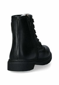 Stivaletto in pelle nera con punta rotonda, zip laterale e suola testurizzata. Presenta dettagli di allacciatura sulla parte anteriore e una finitura liscia.