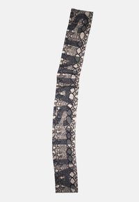 Écharpe noire et beige à motif peau de serpent, fabriquée en matériau doux avec une texture lisse, de forme allongée.