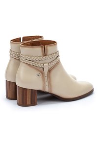 Pikolinos CALAFAT  - Botines bajos - marfil
