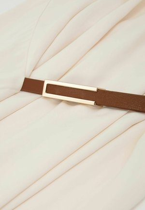 Reiss, REGULAR FIT - EVIE HALF-BELT GATHERED MAXI DRESS - Robe longue - ivory