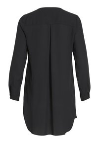 Robe-chemise noire à manches longues avec un pli au dos et des poignets boutonnés, présentant un ourlet arrondi et une coupe droite.