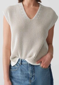 OPUS Stickad tröja - beige