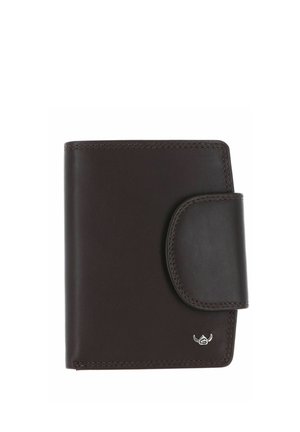 Portefeuille en cuir marron foncé avec bords cousus et fermeture à bouton-pression, avec un petit logo argenté dans le coin inférieur droit.