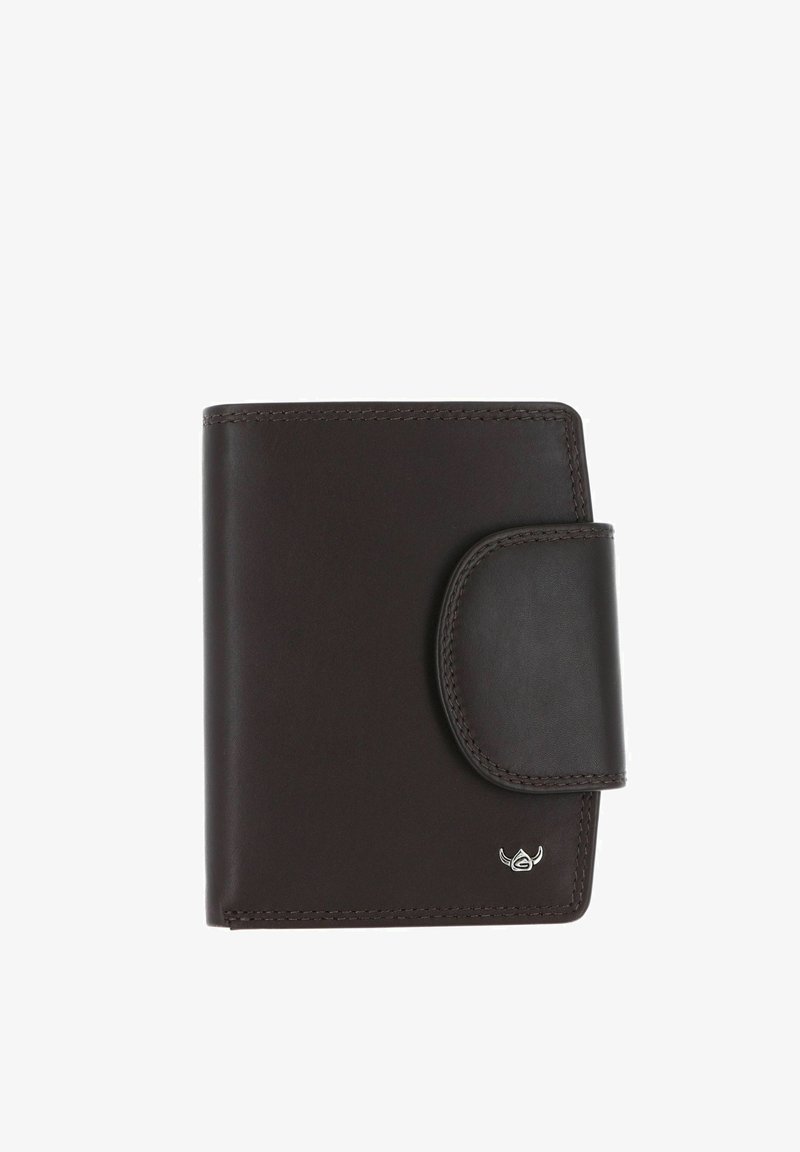 Portefeuille en cuir marron foncé avec bords cousus et fermeture à bouton-pression, avec un petit logo argenté dans le coin inférieur droit.