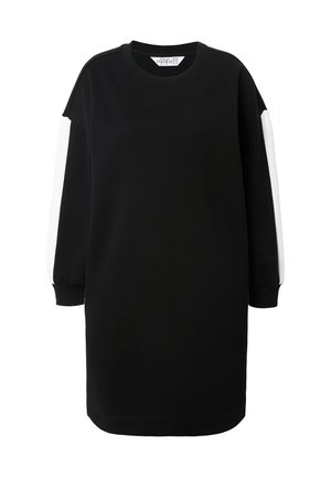 Vestido sudadera negro de manga larga, con detalles blancos en los hombros. Está hecho de una tela suave, con un escote redondo y puños acanalados.