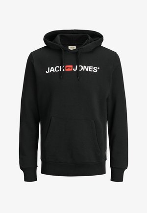 Sort hoodie lavet af blødt stof, med en kængurulomme, hætte med snore og et hvidt logo "JACK & JONES" tværs over brystet.