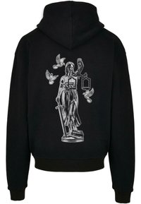 Crna dukserica s srebrnim motivom statue koja drži mač i vage, okružena sa tri ptice u letu. Rebrasti manžeti i donji rub.