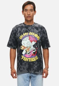 SPONGEBOB ACHING TENTACLES - Triko s potiskem - black tie-dye