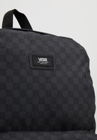 Vans MN OLD SKOOL III BACKPACK - Mochila - black/charcoal