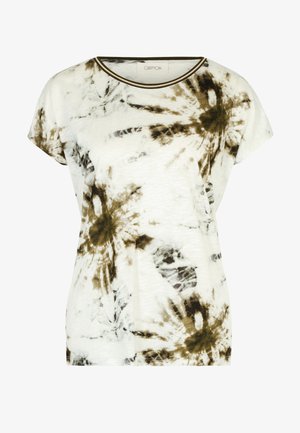 Weißes T-Shirt mit kurzen Ärmeln, schwarzen und olivgrünen Batikmustern und rundem Halsausschnitt mit schwarzem und beigem Besatz.