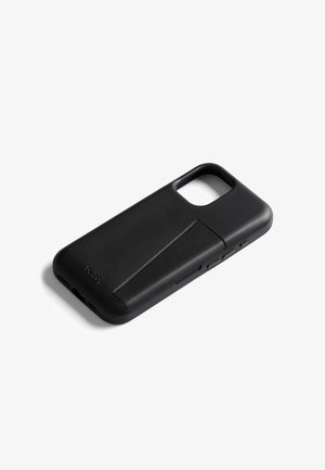Étui pour smartphone en cuir noir avec fente intégrée pour cartes et découpes pour l'appareil photo, les boutons et le port de charge.