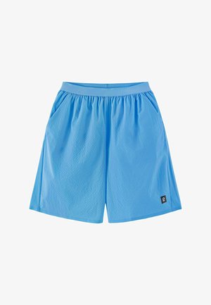 Jasnoniebieskie sportowe szorty z elastycznym paskiem w talii i kieszeniami bocznymi, z małą czarną metką z logo na dolnej prawej nogawce.