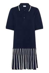 Jūrinės polos suknelė trumpomis rankovėmis, baltais apykaklėmis ir juostele prie apatinio krašto. Pagaminta iš minkštos medžiagos, turi trijų mygtukų užsegimą.