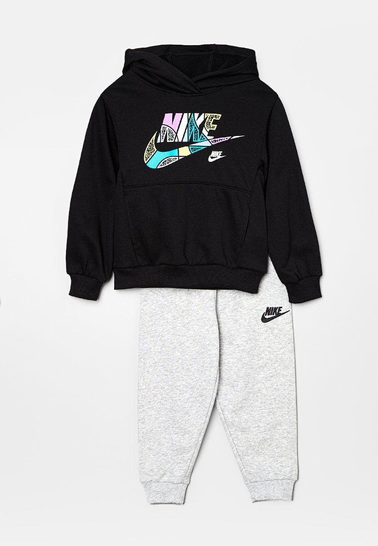 Nike Performance Hoodie meerkleurig