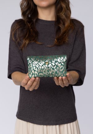 Gusti Leder, SMALL ACCESSORIES ANELA - Peňaženka - grünweib