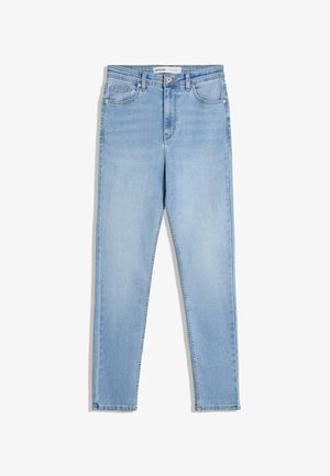 Jean en denim bleu clair avec une coupe droite, cinq poches et une fermeture à bouton classique. Texture lisse avec un léger délavage.