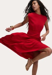 Marks & Spencer Vestido largo - red