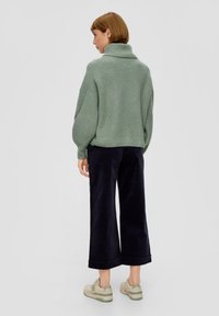 s.Oliver OVERSIZED - Strickpullover - salbeigrün