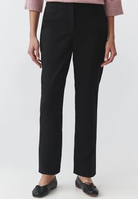 Black straight-leg trousers made of smooth fabric, featuring a flat front design, side pockets, and a tailored fit. No patterns or accents visible.