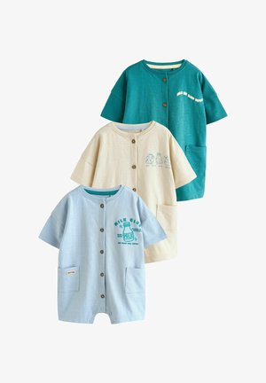 Tre tutine per neonati a maniche corte in verde petrolio, crema e azzurro chiaro con bottoni frontali, tasche e stampe a tema latte.