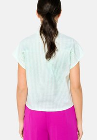 LolaLiza SHORT-SLEEVED - Užsagstoma palaidinė - lime