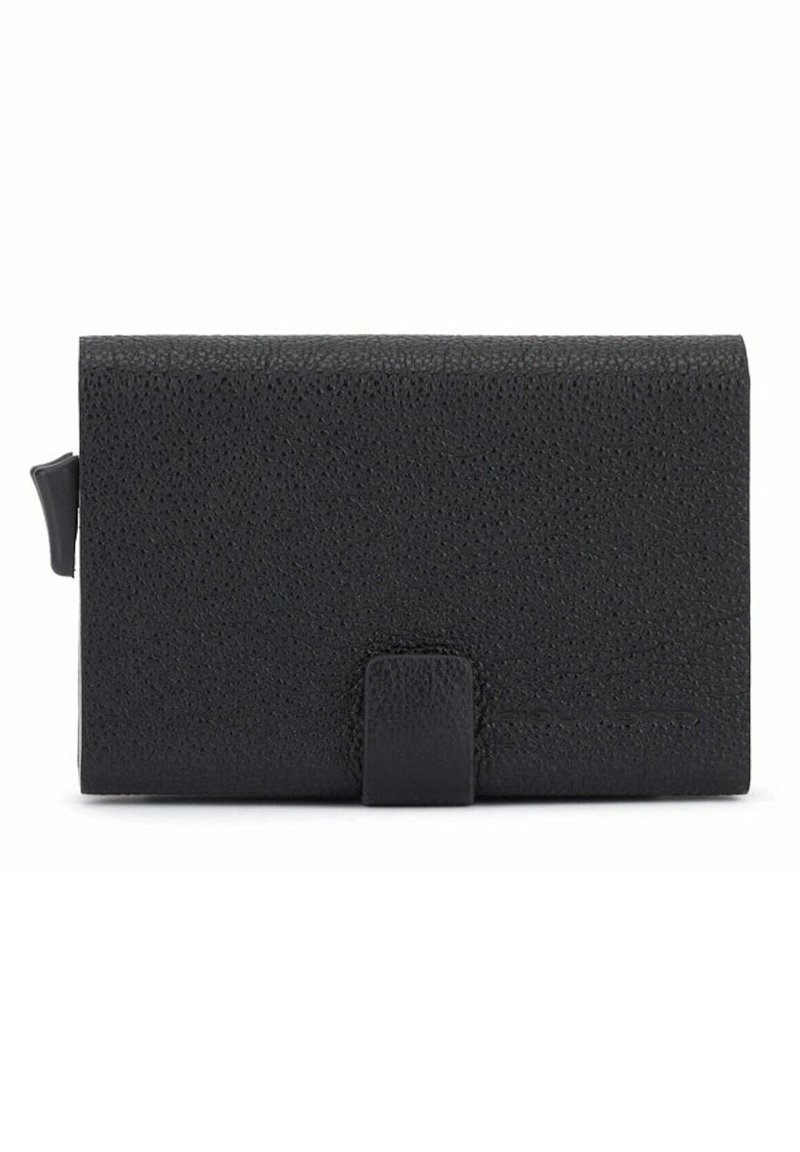 Portafoglio in pelle nera con superficie strutturata, forma rettangolare e una patta frontale fissata da una strap coordinata. Design minimalista.