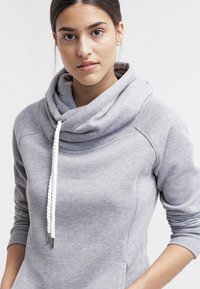 Urban Classics RAGLAN HIGH NECK  - Jersey con capucha - grey