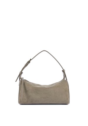 Petit sac à main rectangulaire en daim taupe avec bandoulière réglable et fermeture zippée, marqué Lancaster Paris au centre devant.