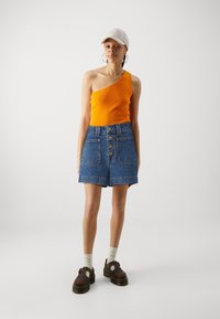 ONLY ONLEMILY POCKET SHORTS - Džinsiniai šortai - dark blue denim