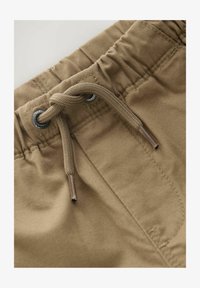 Unselected, new tan brown