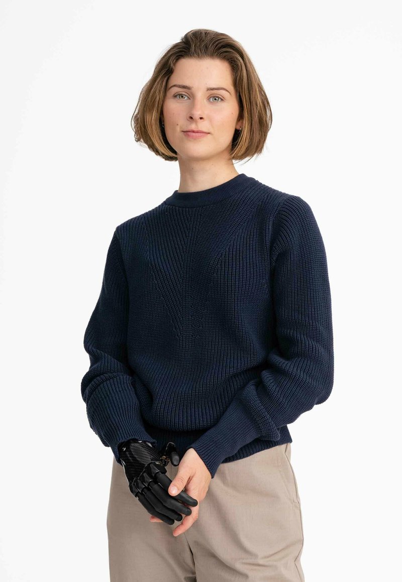 MELA GAURI - Strickpullover - navy