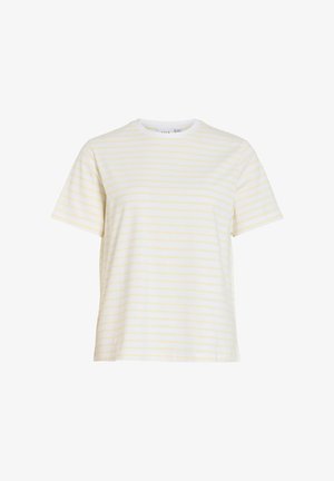 T-shirt bianca a maniche corte con scollo rotondo, con sottili strisce orizzontali di colore giallo pallido, mostrata su uno sfondo bianco uniforme.