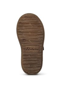 Suola di scarpa in gomma marrone con scanalature orizzontali e forma arrotondata. Presenta il logo Naturino e un piccolo indicatore di taglia, numero 24.
