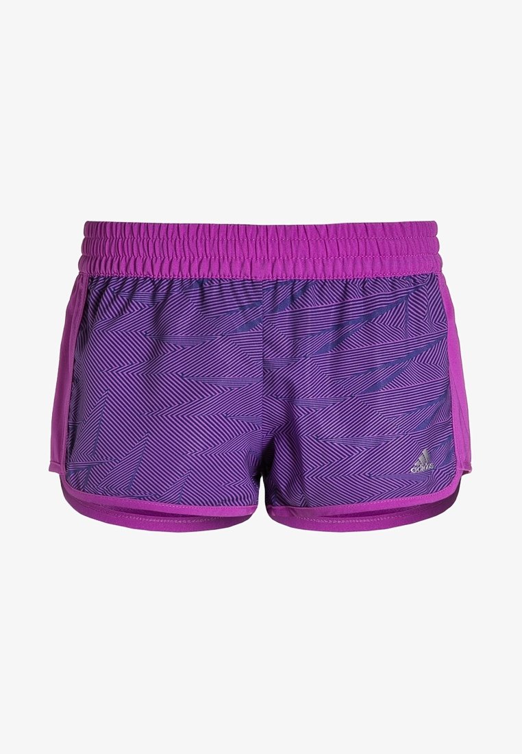 Pantalones cortos deportivos morados con una amplia cinturilla elástica, que presentan un patrón geométrico en morado oscuro y un ribete rosa en contraste.
