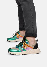 Posh by Poelman Zapatillas - pink with combination