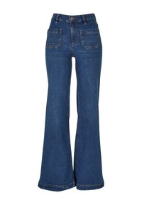 Blauwe denim flared jeans hebben een hoge taille, twee achterzakken en een wijd uiteinde ontwerp. De stof heeft een klassieke, gladde textuur.